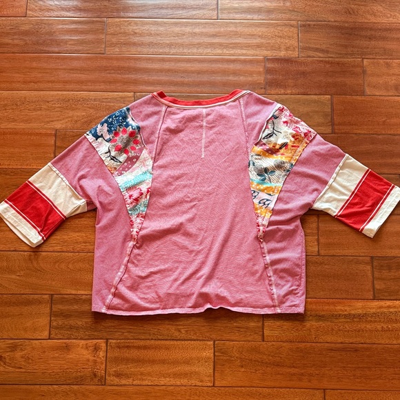 Round Neck Red Striped Floral Colorblock Patwork Oversized Tshirt Size Medium - Picture 11 of 13